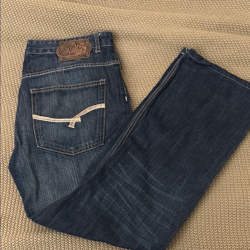 Ecko Unlimited men’s blue jeans.